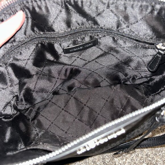 MIchael Kors Charlotte Large Zip Tote In Black Monogram - Picture 3 of 4